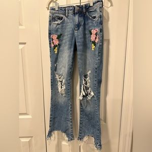 Embroidered floral jeans. Zara denim